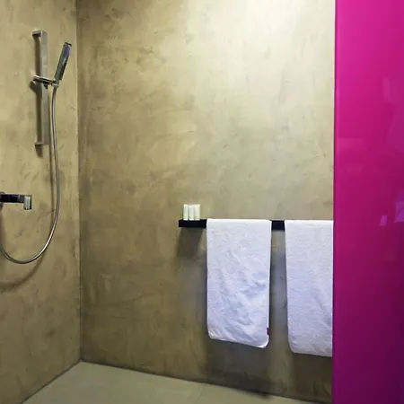 Miura Art Hotel 4*