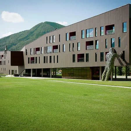 Miura Art Hotel