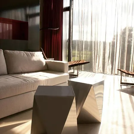 Otel Miura Art Hotel