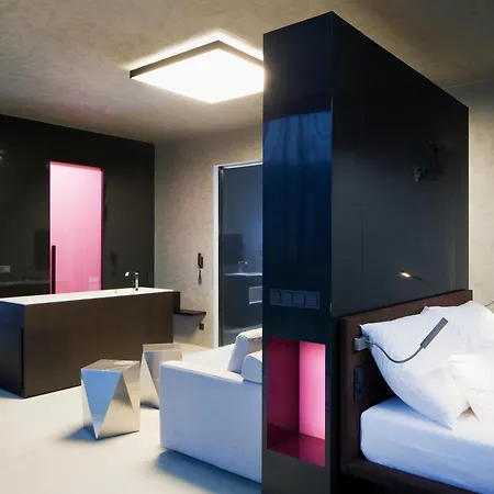 Miura Art Hotel